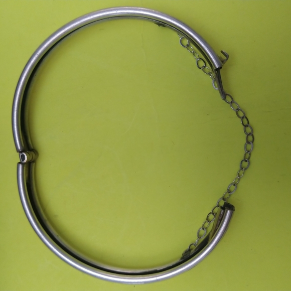 BIRKS STERLING SILVER CHILD'S BRACELET WITH CHAIN CLASP - Picture 2 of 2